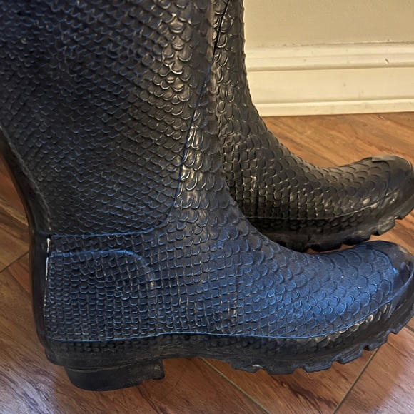 Tall Hunter Boots (Croc Pattern) - Picture 5 of 7